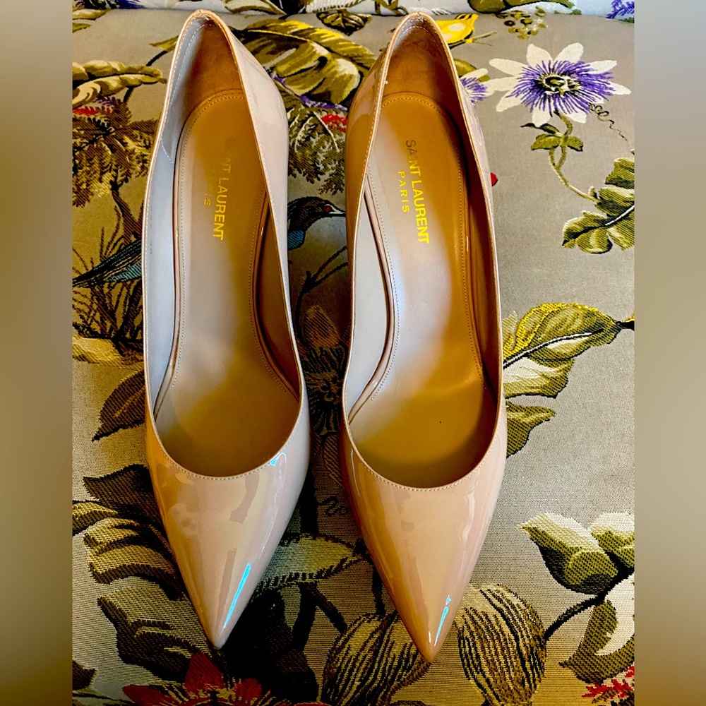 Saint Laurent nude pump